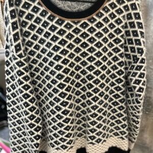 Cyrus diamond pattern soft sweater size L